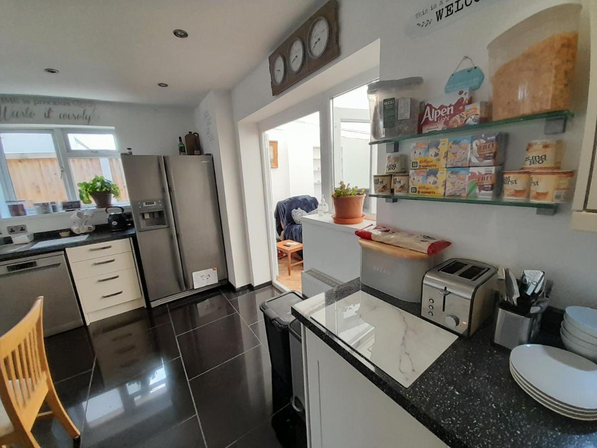 The Homestay Get Away Margate Bagian luar foto